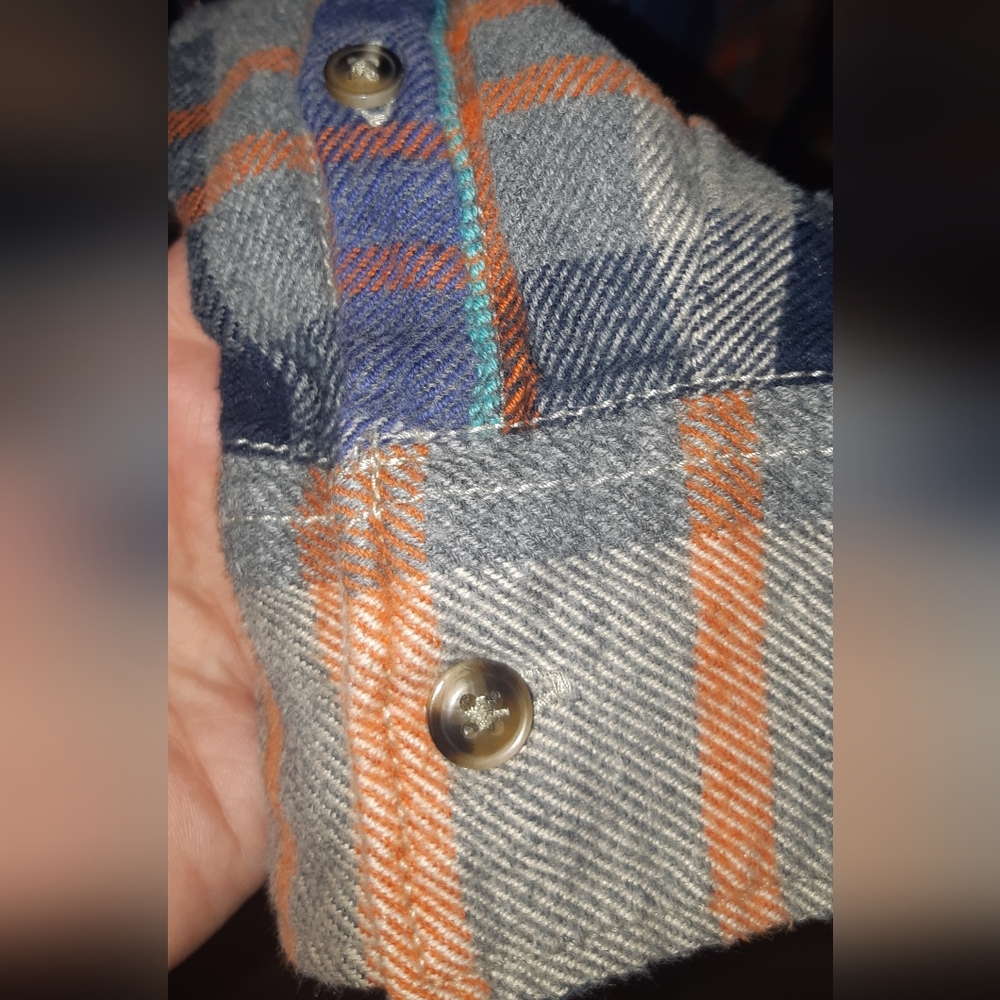 Roots Women's Size XS Blue and Orange Plaid Fleece Shirt. - Picture 5 of 8